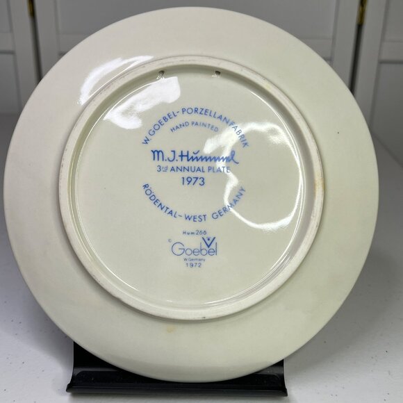 Hummel Globe Trotter Annual Plate 7.5" Hand-Painted Germany w/Box - 1973 - Picture 5 of 6
